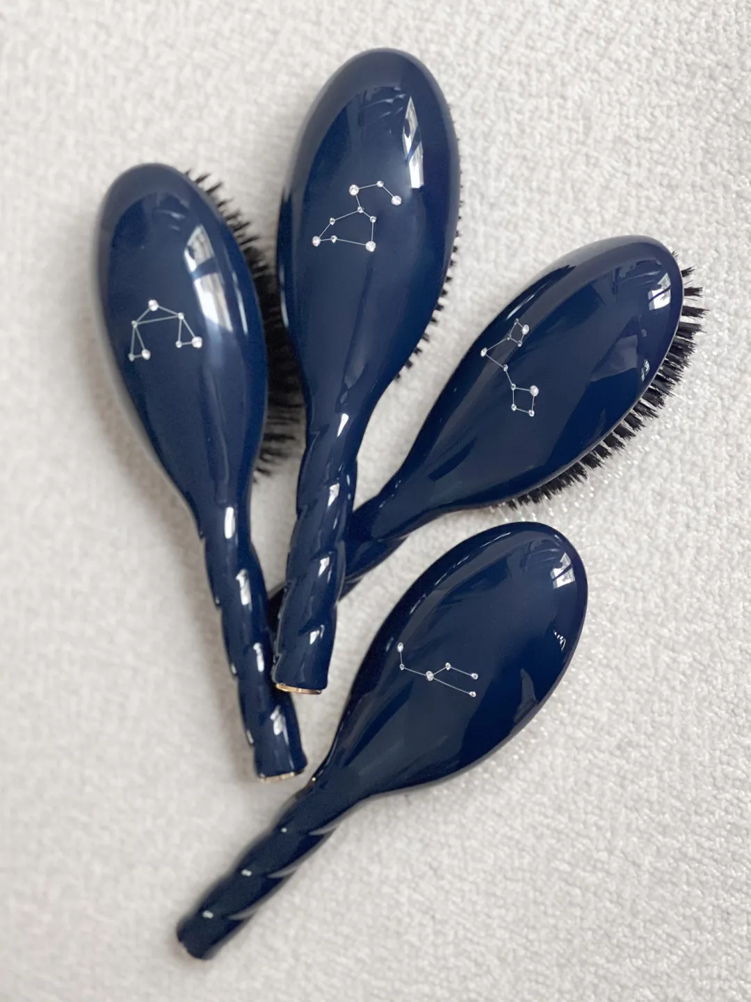 La Bonne Brosse Our Hair Brushes*Limited edition N.03 The Gentle Scalp Care Hair Brush THE ESSENTIAL SOFTNESS Night Blue Constellation