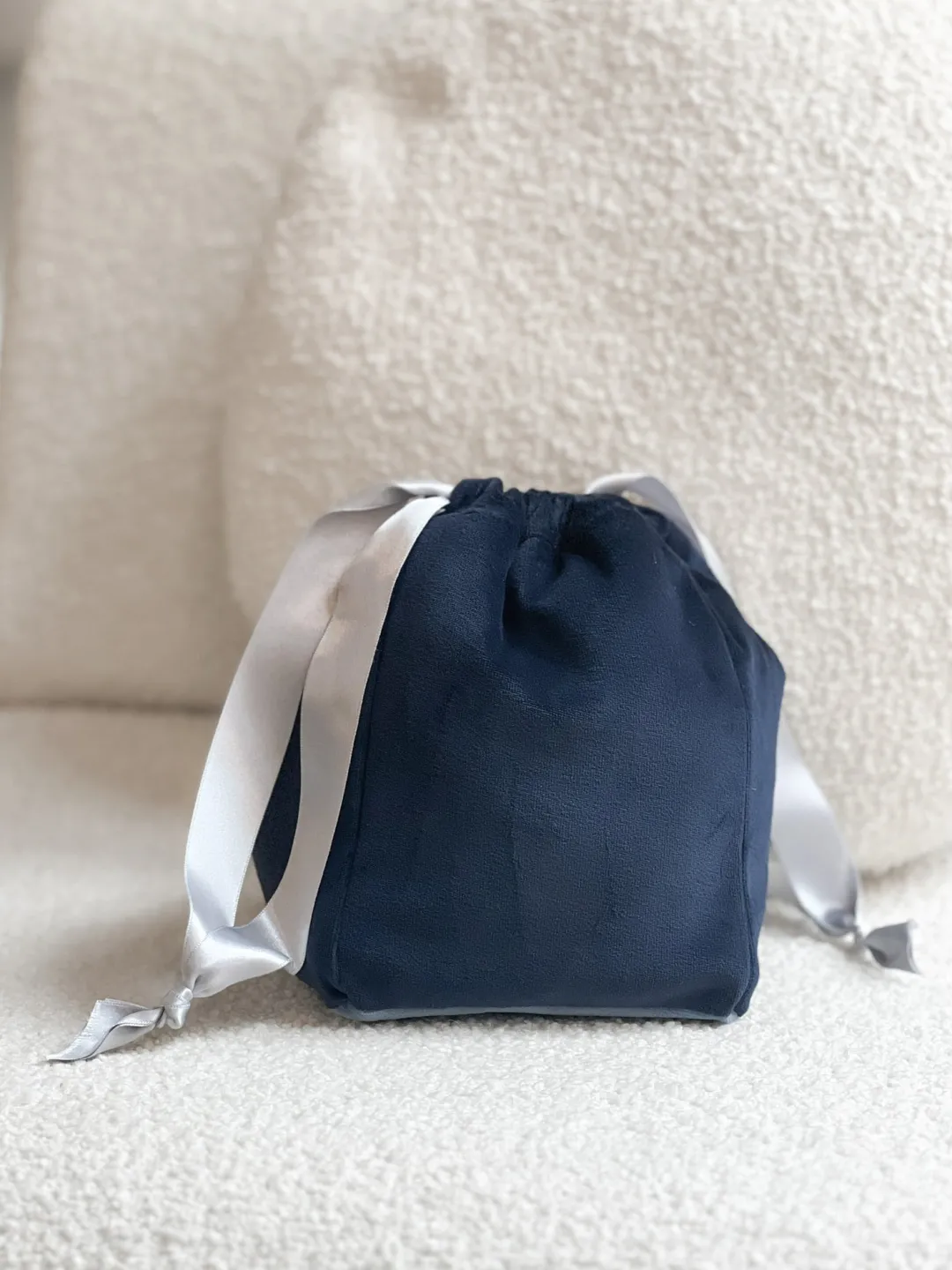 La Bonne Brosse Our Pouches|Our Accessories*Midnight Blue Velvet Pouch
