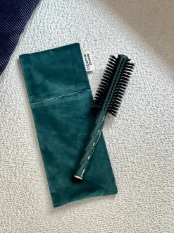 La Bonne Brosse Our Pouches|Our Round Styling Hair Brushes*N.05 Hair Brush’ Round Pouch Emerald Green