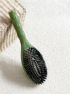 La Bonne Brosse Our Hair Brushes*N.02 The Care & Detangling Hair Brush THE ESSENTIAL Almond Green