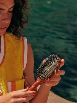 La Bonne Brosse Our Hair Brushes*N.03 The Gentle Scalp Care Hair Brush THE ESSENTIAL SOFTNESS Clay Court