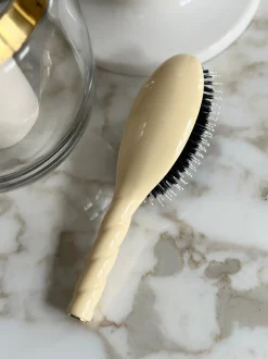 La Bonne Brosse Our Hair Brushes|Our Cair Ritual*N.03 The Gentle Scalp Care Hair Brush THE ESSENTIAL SOFTNESS Ivory Cair
