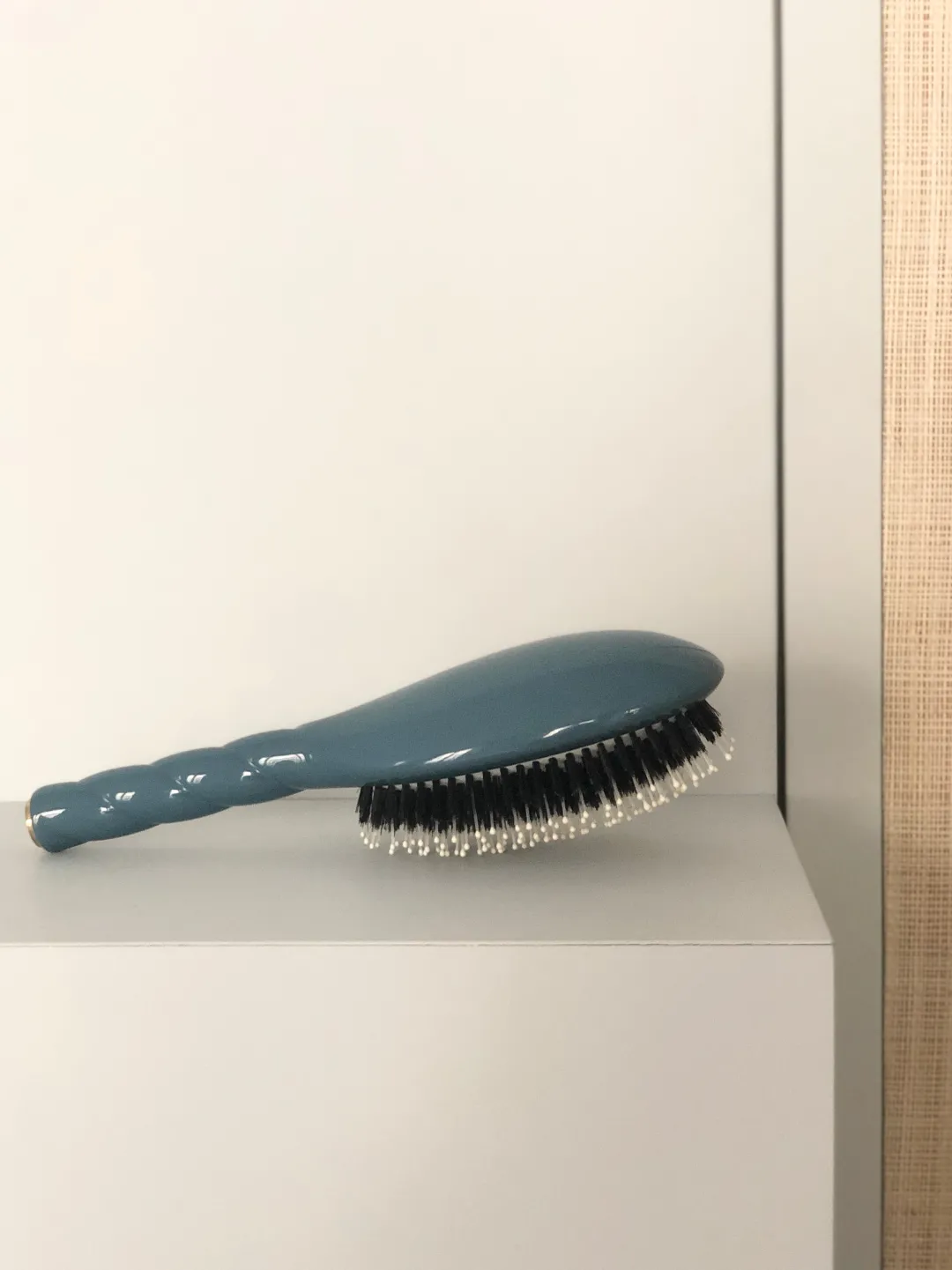 La Bonne Brosse Our Hair Brushes*N.03 The Gentle Scalp Care Hair Brush THE ESSENTIAL SOFTNESS Blue