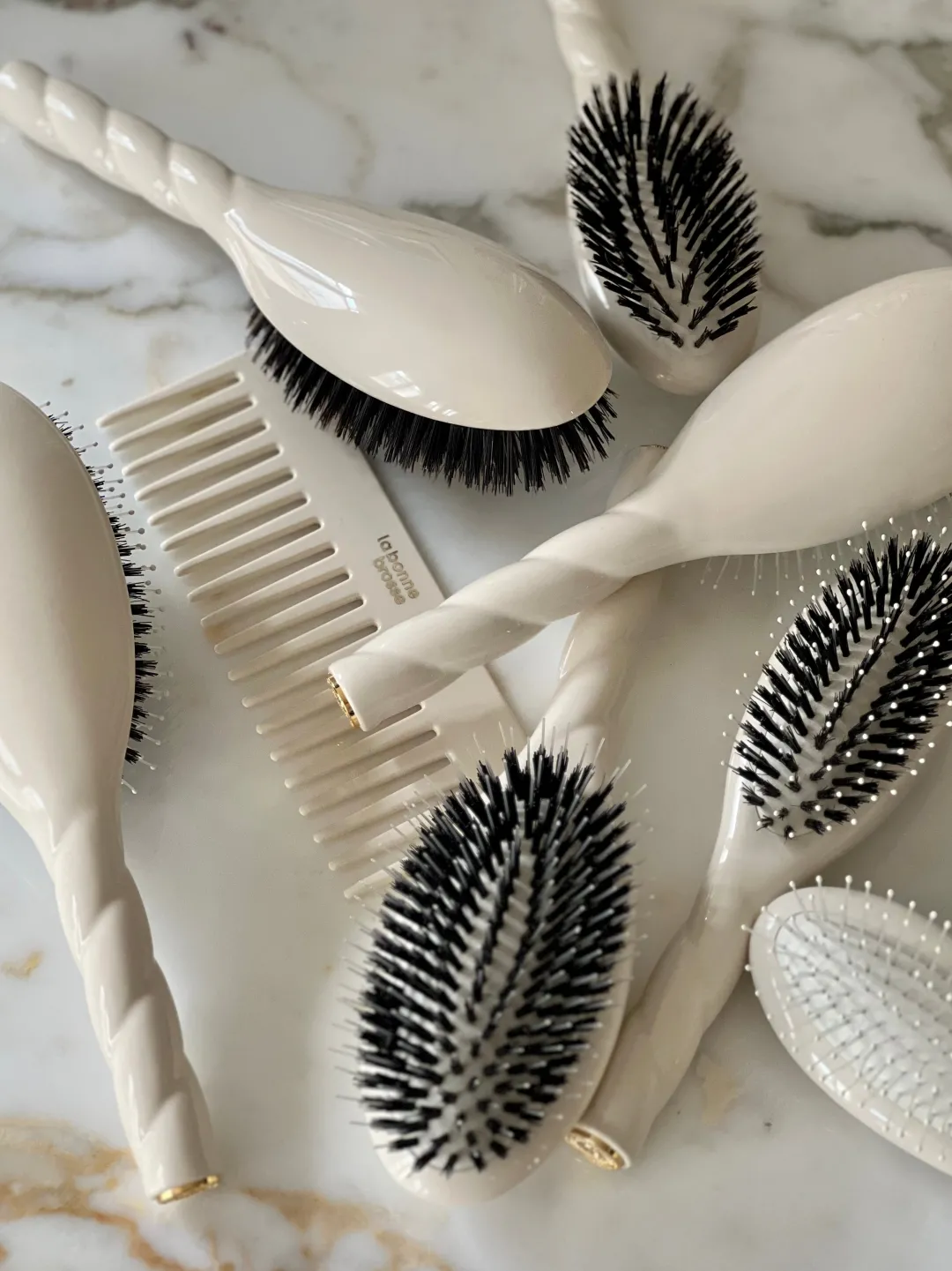 La Bonne Brosse Our Hair Brushes*N.03 The Gentle Scalp Care Hair Brush THE ESSENTIAL SOFTNESS Creamy White