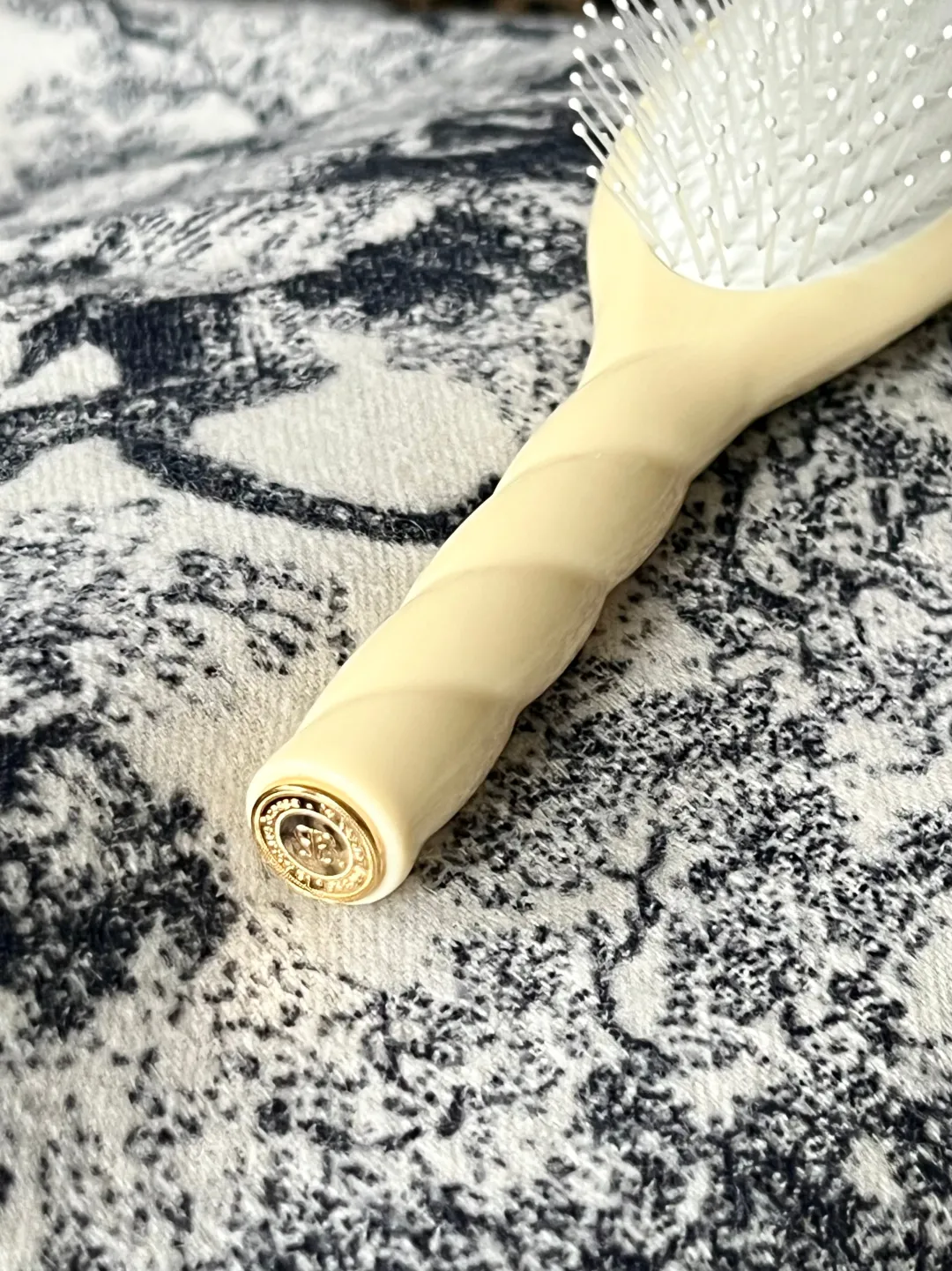 La Bonne Brosse Our Hair Brushes|Our Cair Ritual*N.04 The Massaging Detangling Hair Brush THE MIRACLE Ivory Cair