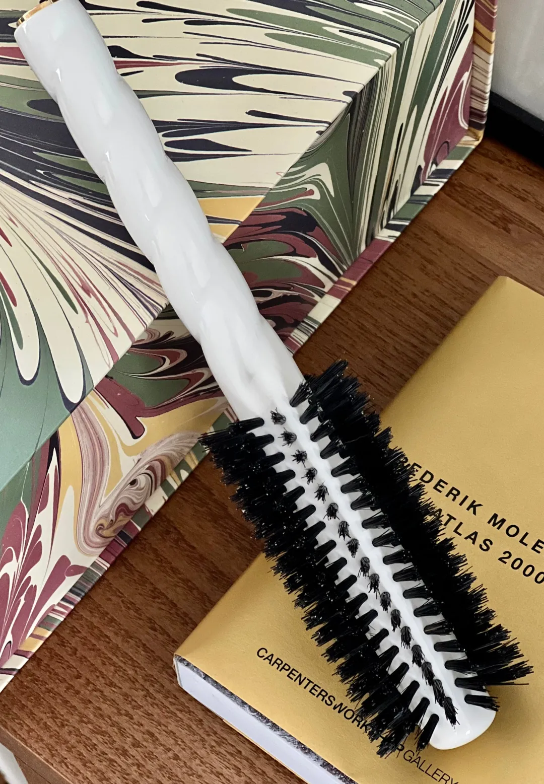 La Bonne Brosse Our Round Styling Hair Brushes*N.05 The Round Hair Brush VOLUME & STYLE Creamy White