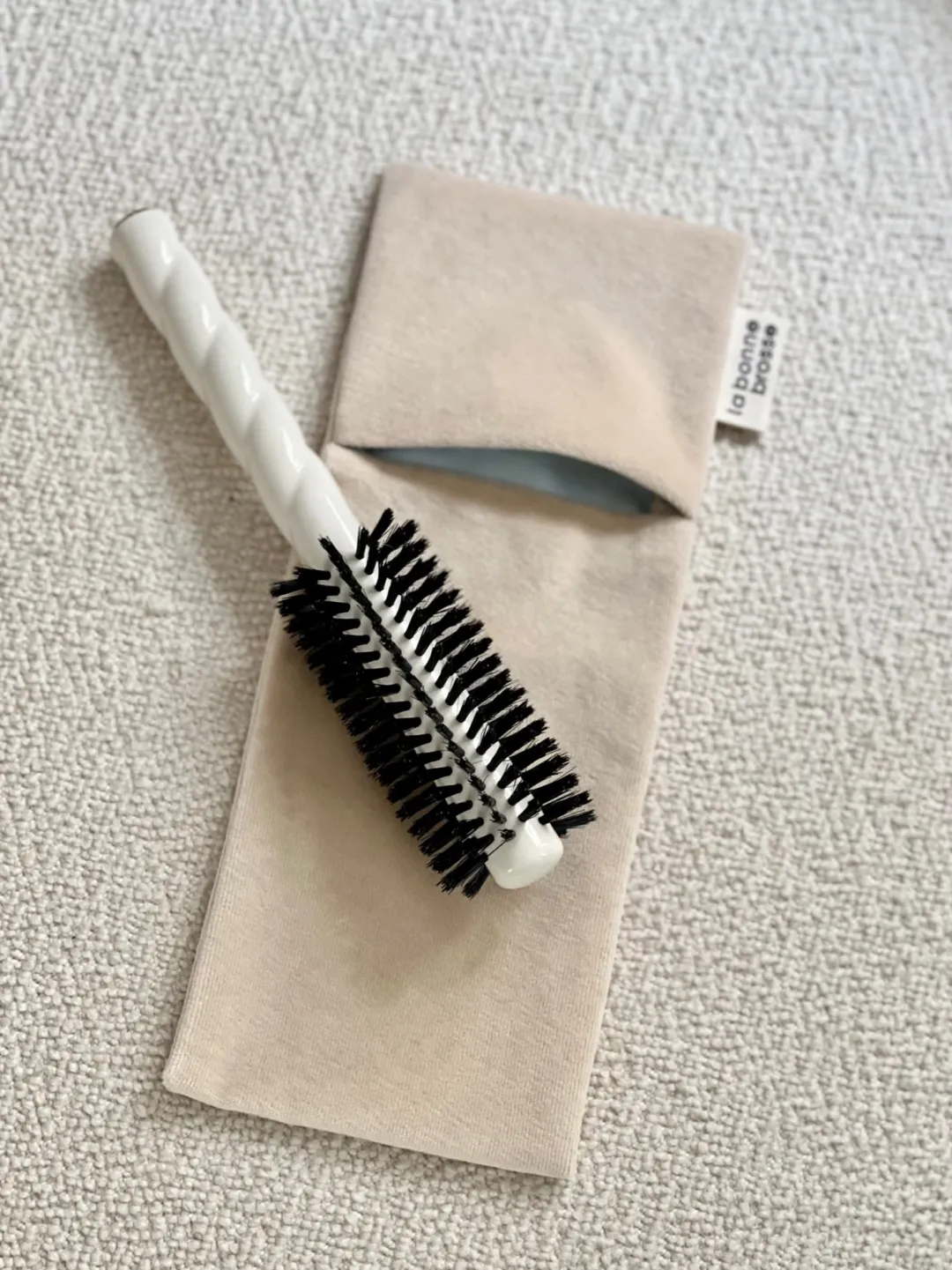 La Bonne Brosse Our Round Styling Hair Brushes*N.05 The Round Hair Brush VOLUME & STYLE Creamy White