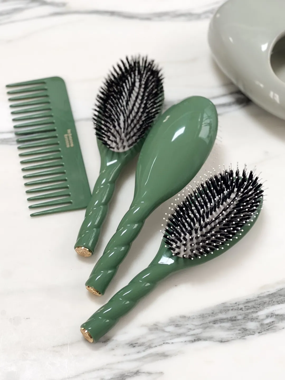 La Bonne Brosse Our Hair Brushes*N.01 The Shine & Care Hair Brush THE UNIVERSAL Almond Green