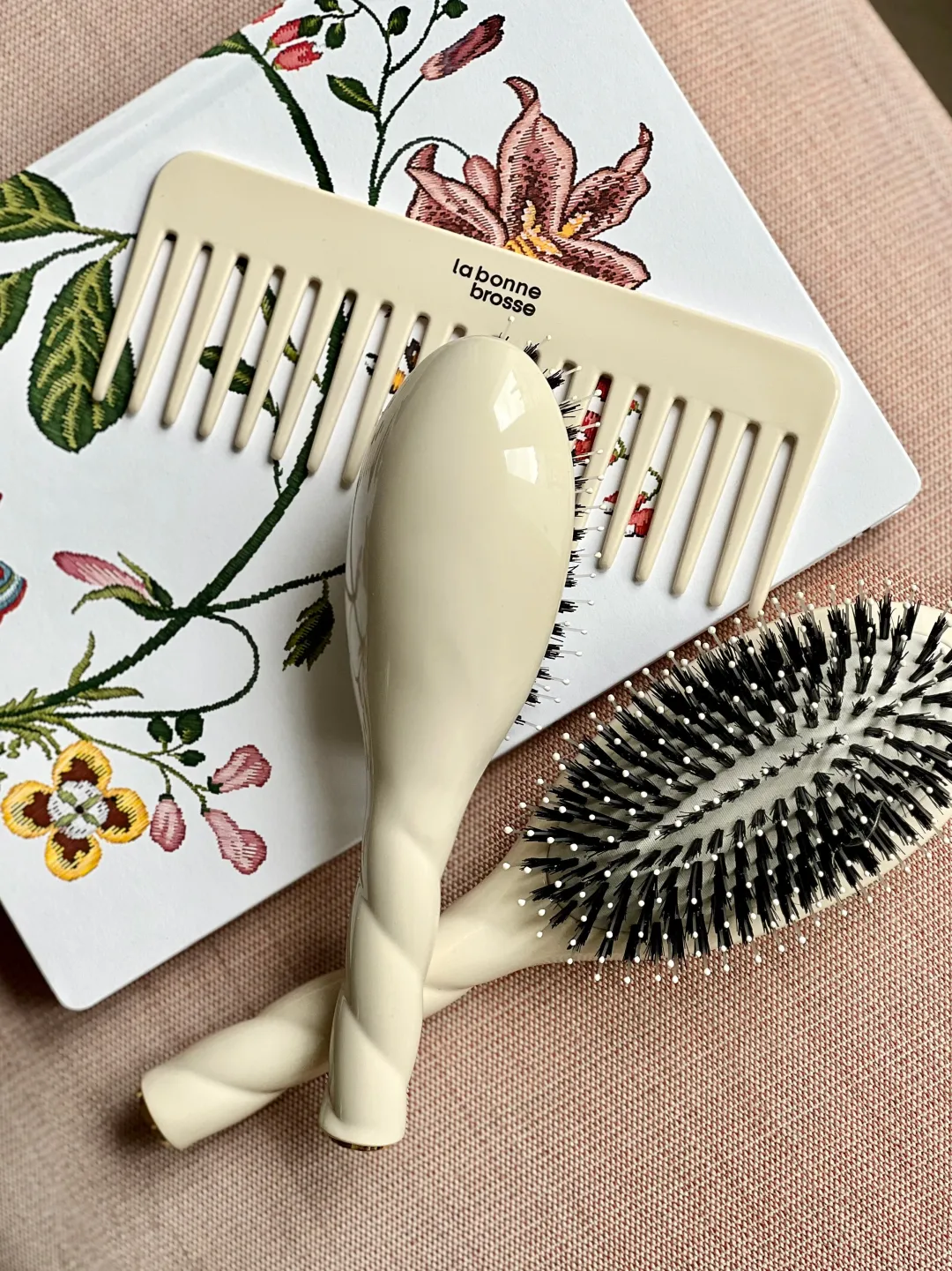 La Bonne Brosse Our Hair Brushes*N.01 The Shine & Care Hair Brush THE UNIVERSAL Creamy White
