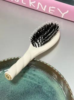 La Bonne Brosse Our Hair Brushes|Our Small Brushes*N.03 The Small Gentle Scalp Care Hair Brush THE ESSENTIAL SOFTNESS Creamy White