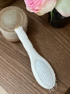 La Bonne Brosse Our Hair Brushes|Our Small Brushes*N.04 The Small Massaging Detangling Hair Brush THE MIRACLE Creamy White