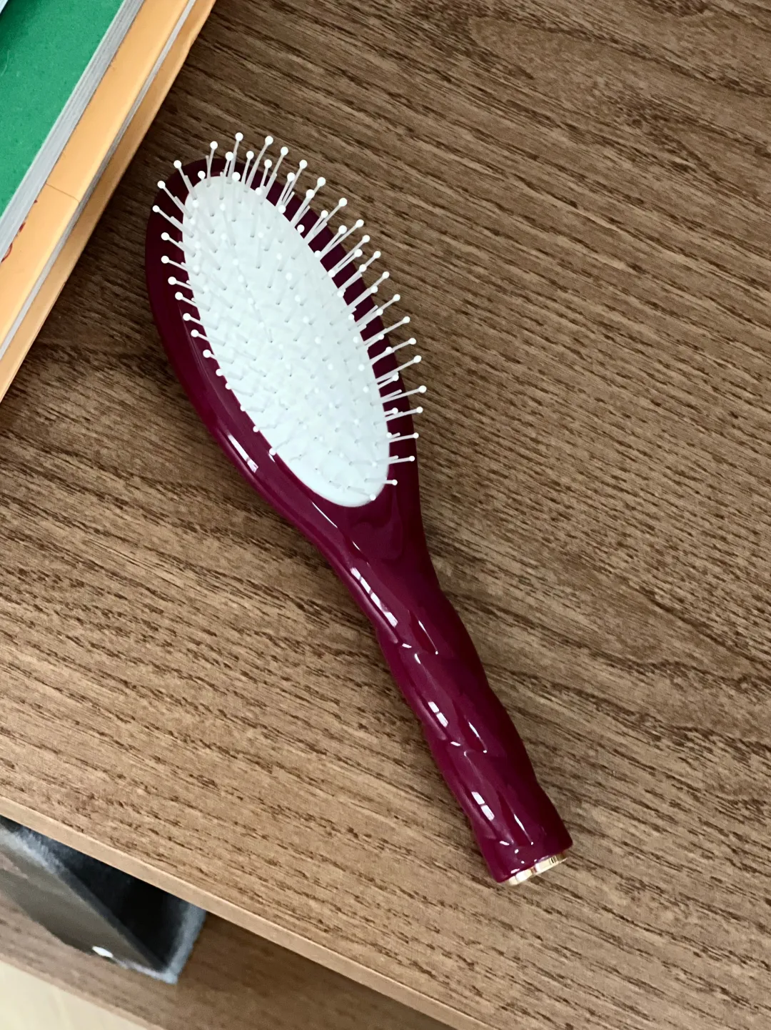 La Bonne Brosse Our Hair Brushes|Our Small Brushes*N.04 The Small Massaging Detangling Hair Brush THE MIRACLE Cherry Red