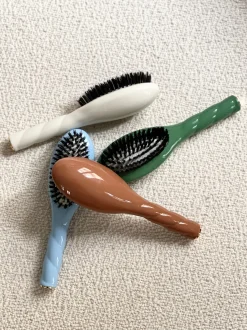La Bonne Brosse Our Hair Brushes|Our Small Brushes*N.01 The Small Shine & Care Hair Brush THE UNIVERSAL Almond Green