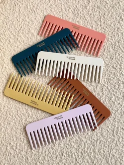 La Bonne Brosse Our Round Styling Hair Brushes|Our Detangling Combs*The Large Detangling Comb in Acetate Creamy White