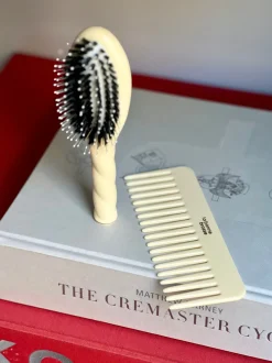 La Bonne Brosse Our Cair Ritual|Our Detangling Combs*The Large Detangling Comb in Acetate Ivory Cair